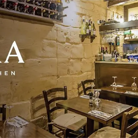 Casa Lapira * Valletta