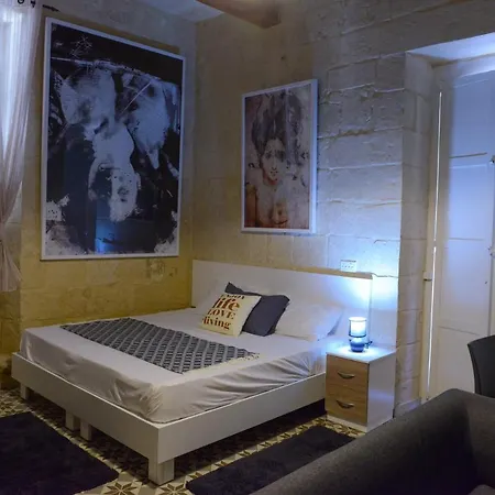 Πανσιόν Casa Lapira 3*