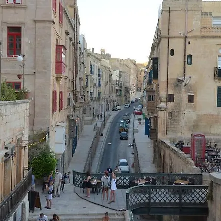 Casa Lapira 3*