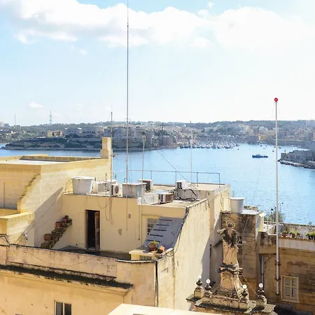 Casa Lapira * Valletta