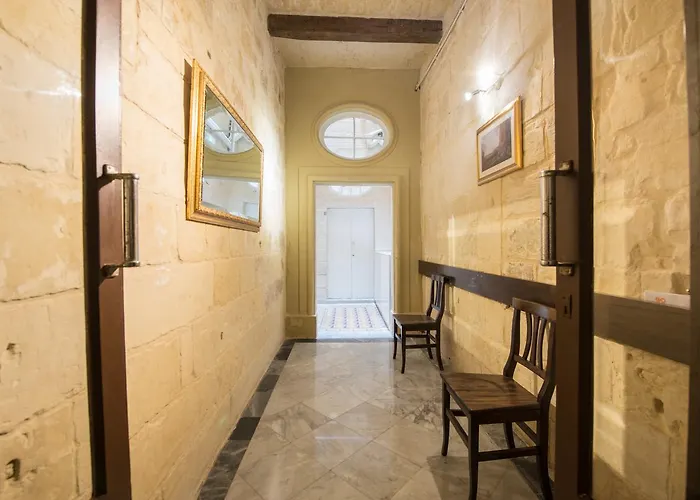 Casa Lapira 3* Валетта